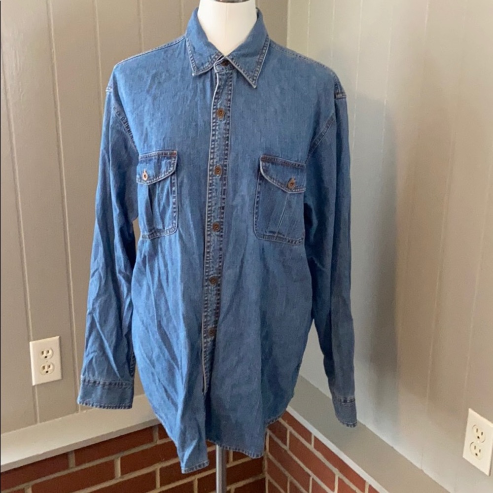 Levi shirt size large
